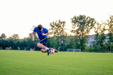 英超最年轻进球者盘点⚽，阿森纳3名球员上榜｜开云体育官方网站（配图示意）